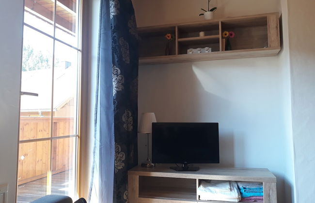 Beautiful Apartment With Balcony - Photo 6