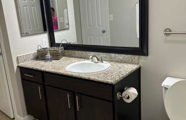 Hidden Gem at Med Center 2BR & 2BA Apartment - Foto 18