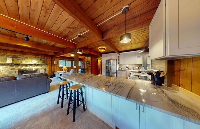 Treehouse Home Brought to you by GetAway Vacations - Photo 29