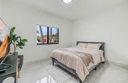 Modern Miami Home with Patio and Pool - Foto 15