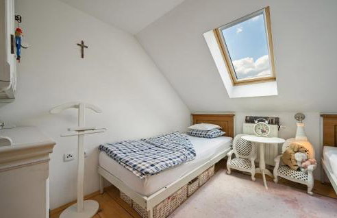 2 Bedroom Amazing Home In Vrtlinovec - Foto 25