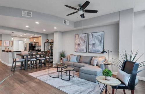 Luxury 1260sq ft 2 Bd 2BTH in DT - Foto 1