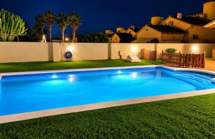 Villa Neus Barà, jardín y piscina privada - Photo 5