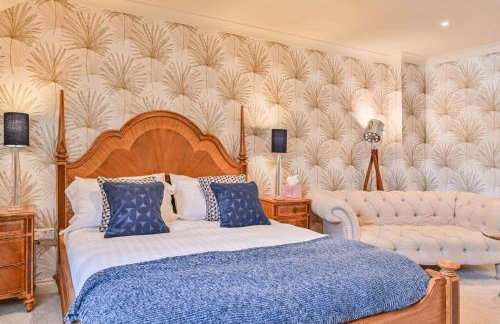 Lisburne Place - Luxury Three Bedroom Town House - Photo 9