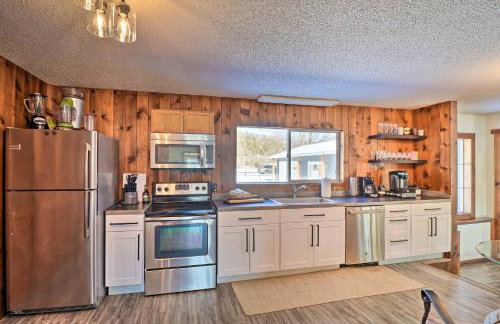 Fish House with Deck, Fire Pit and River Views - Foto 12