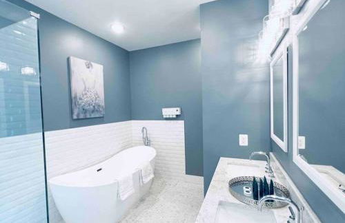 Luxurious 3BDR Penthouse with Private Rooftop Capitol and Monument Views Near Popular H Street Corridor Free Parking and Cancellation - Foto 17