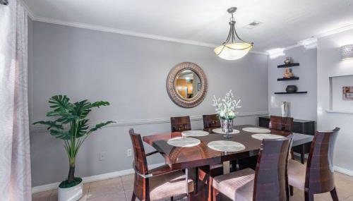 Family Retreat with Pool Fenced Yard AC - Foto 3