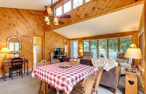 Waterfront Cottage on Lake George with 2 Docks! - Foto 7