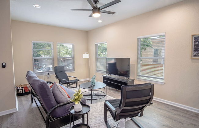 Beautiful Fenced 3BR 2BA Near Exciting Downtown - Foto 12