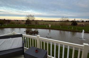 Golden Palm, Meadow Lakes 8, Chapel St Leonards - Foto 1