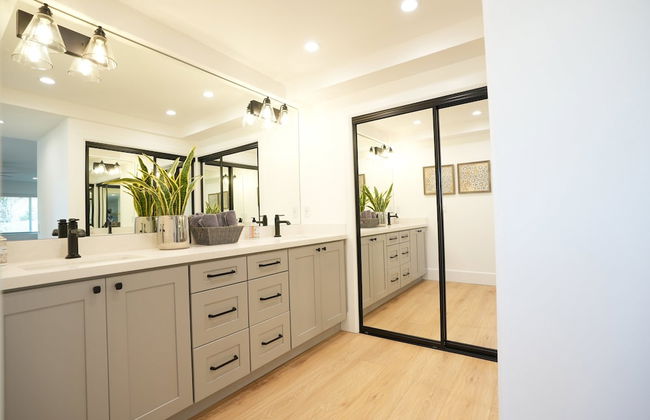 Coming Mid-April 2023! Beautifully upgraded two-story home with backyard oasis - Foto 37