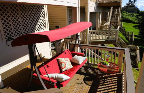 Stunning House with Views of Puget Sound! Ideal for Family Reunions - Photo 112