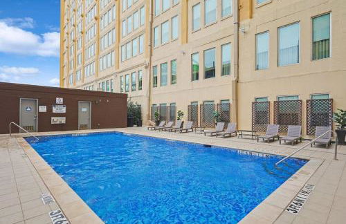 Luxury 1 Bed Downtown Views, POOL GYM Theater Room - Foto 22