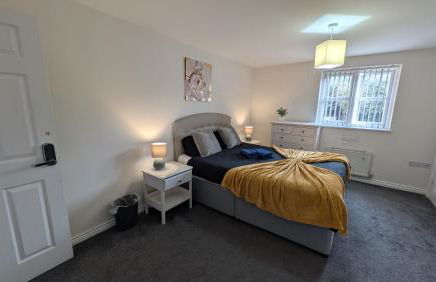 Large Modern House with Private Parking - Foto 118