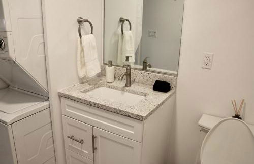 Emerald Oasis Cozy Living with Pet Park - Foto 4