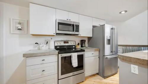 Loft Retreat - King Bed&Balcony - Pet-Friendly 30 - Foto 3