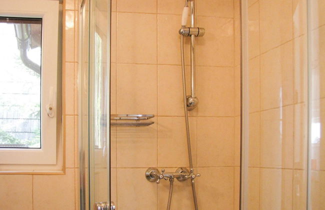 Detached Cottage With Fenced Yard Right by the Lake, Wrony - Foto 12