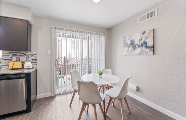 Spacious and Cozy King Bed 2BR Suite 5 Min to DT - Foto 8