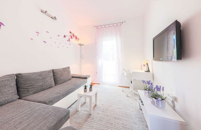 Spacious Prgomet Retreat With Private Pool, Fitness Centre, and Garden - Foto 21