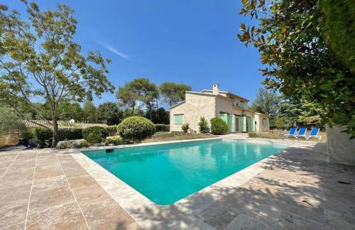 La Provence : Piscine, Tennis, Cinéma & Plus - Foto 1