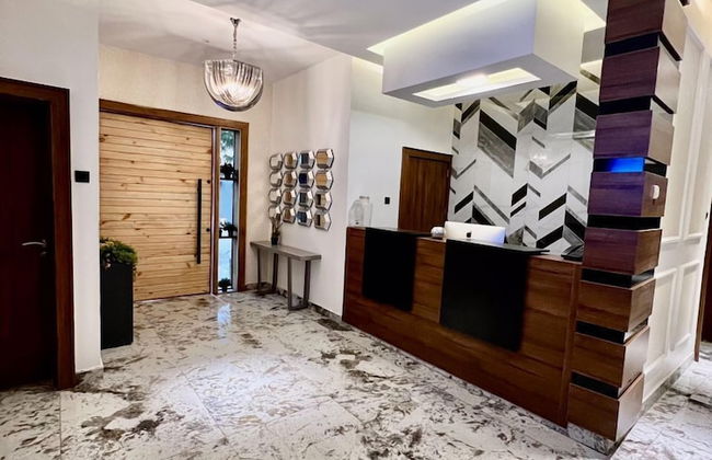 Luxor Apartments - Photo 1