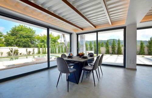 Villa Flamingo - 4 bedrooms - Private Pool - Next to renowned Issos Beach & Lake Korission - Photo 11