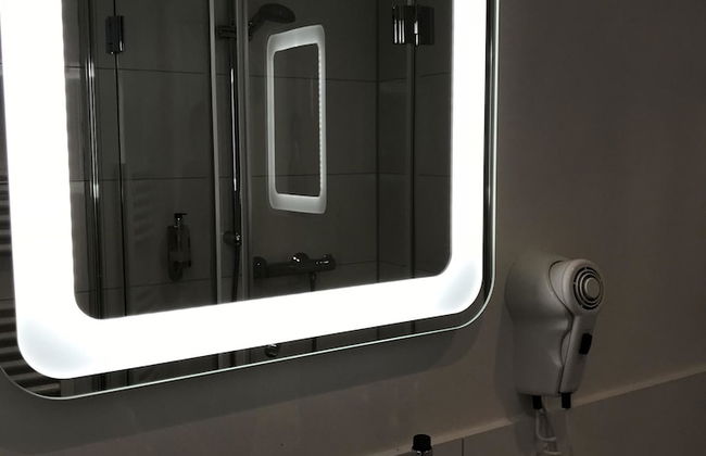 City Apartment - Photo 17