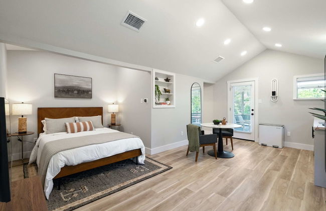 Chic Studio Walkable to Soco! - Foto 1