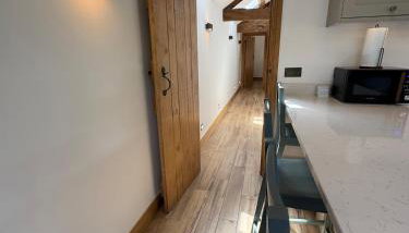 The Menagerie - Photo 3