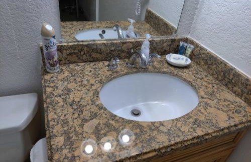 Beautiful 2-Bedroom Condo Near Universal and other Orlando Attractions, King Bed & Wi-Fi - Foto 24