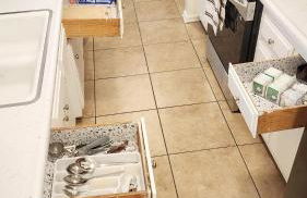 Private, Spacious, 4x Queen, 300 MBPS Internet with Backyard! - Foto 8