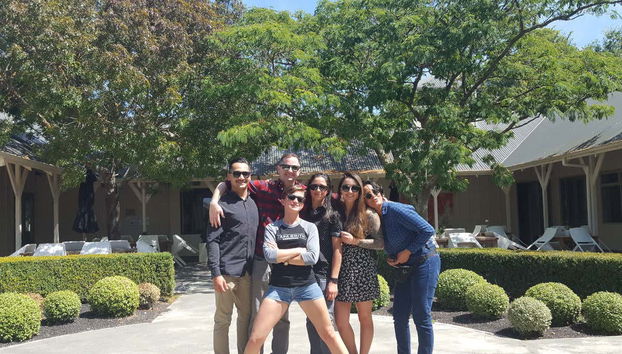 Foto de grupo disfrutando de la experiencia