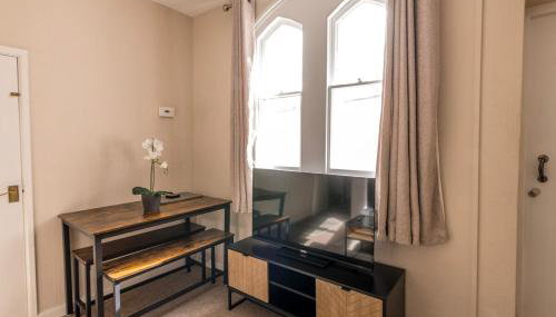 Newly Refurbished Coach House by Prescott Apartments - Foto 5