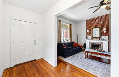 Cozy 2-Floor Home 5BR 3BA 2 Kitchens Backyard - Foto 22