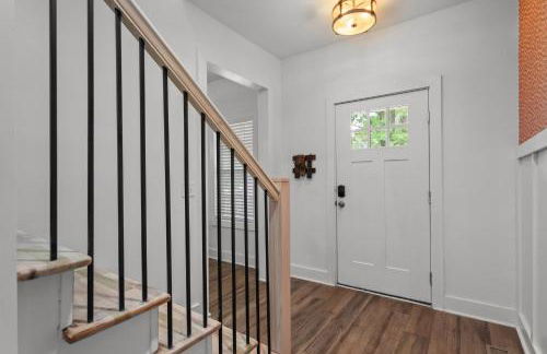 Grandma's Farm on 6 acres with Lighted Barn and River Access - Foto 8