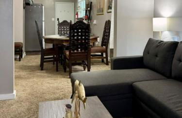 Comfy, Close to Downtown with Lake & Lift Bridge Views - Foto 35