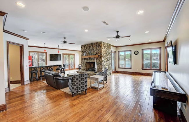 Lakefront, Private Dock+beach, Game Room Sunset Shores Resort: The Grand House - Foto 19