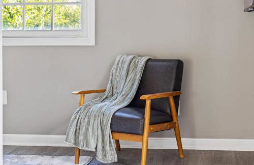 New Renovated 5BD Home with Hot Tub Sauna & Game Rm - Foto 52