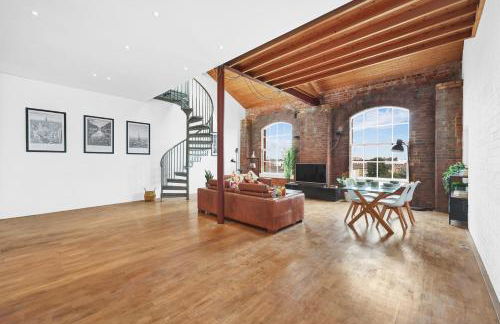 Large Industrial Style 2 Bedroom Apartment Short Term Rental & Flexible Renting Canary Wharf With Free WiFi - Photo 25