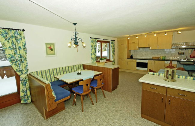 Spacious Holiday Home in Kappl With Terrace - Foto 12