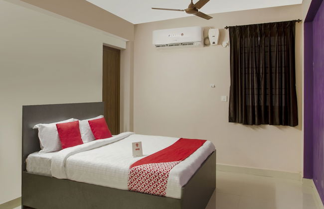 OYO 13036 Home Spacious 2BHK ECR - Foto 1