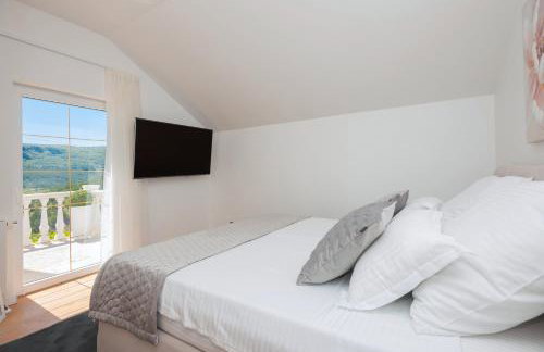 Luxury Lake-View Villa Karmen with Heated Pool, Private Spa & Sunset Terrace - Foto 57