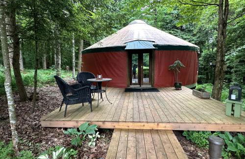 Luxury Yurt Rental Hidden in the Forest near Bristol, Vermont - Foto 2