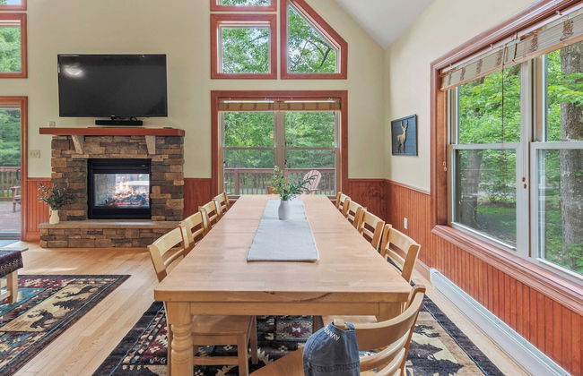 Bear Paw Lodge by Avantstay Hot Tub, Deck, & Fire Pit - Foto 9