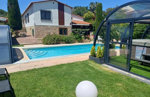 Villa Costa Brava piscina climatizada 28C y jacuzzi - Photo 72