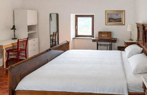 2 Bedroom Awesome Home In Buzet - Photo 7