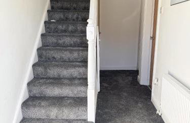 Stoneleigh Retreat 4BR Entire Home - Photo 30