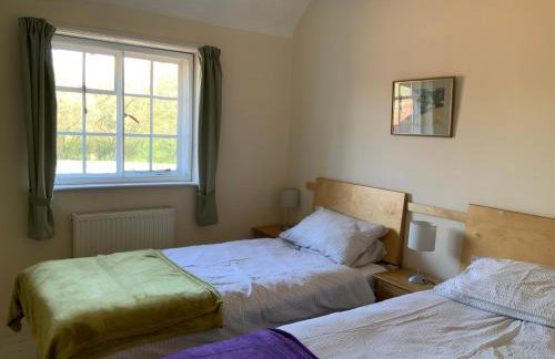 Country cottage overlooking fields with garden room - Foto 29