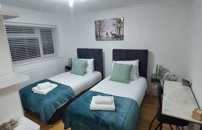 Luxury 5 Bedroom 2 BA House with Parking - Foto 7