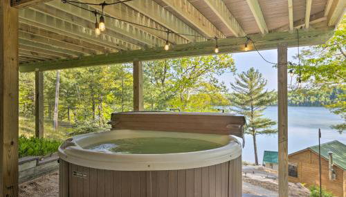 Hot Tub, Sauna, Fireplace, Dock! Lake Honor Cabin - Foto 3
